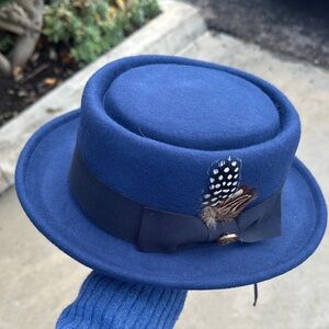 Stylish Blue Felt Hat with Feather Accent